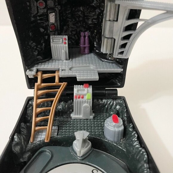 Vintage 1995 Kenner DC Comics Batman Forever Bat Cave Playset Incomplete - Picture 15 of 16
